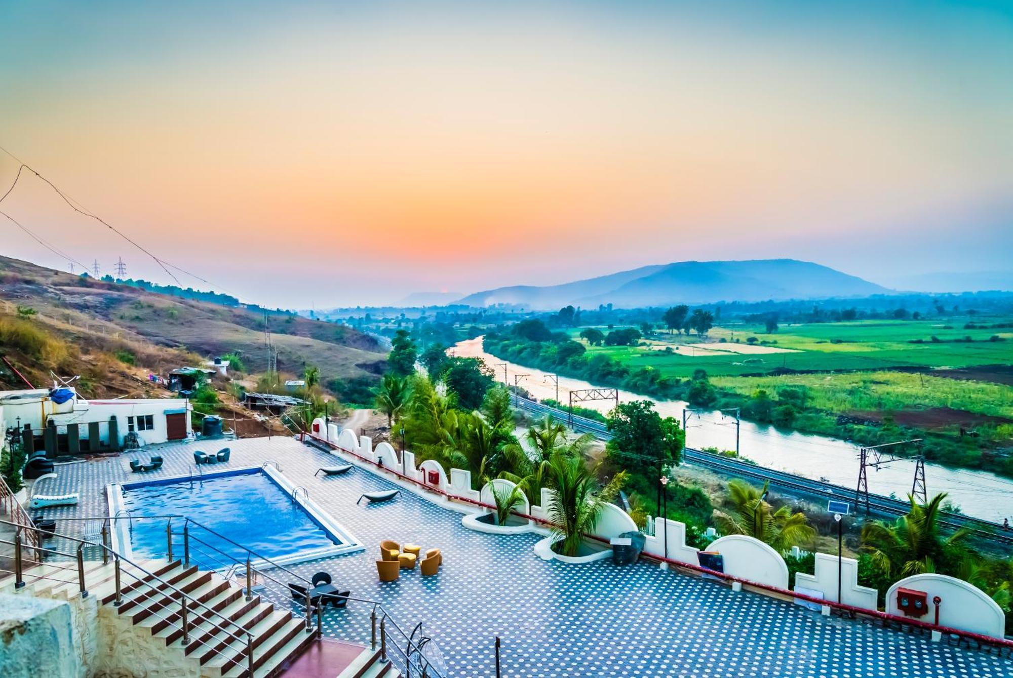 Ratnaa Resort Khamshet Buitenkant foto