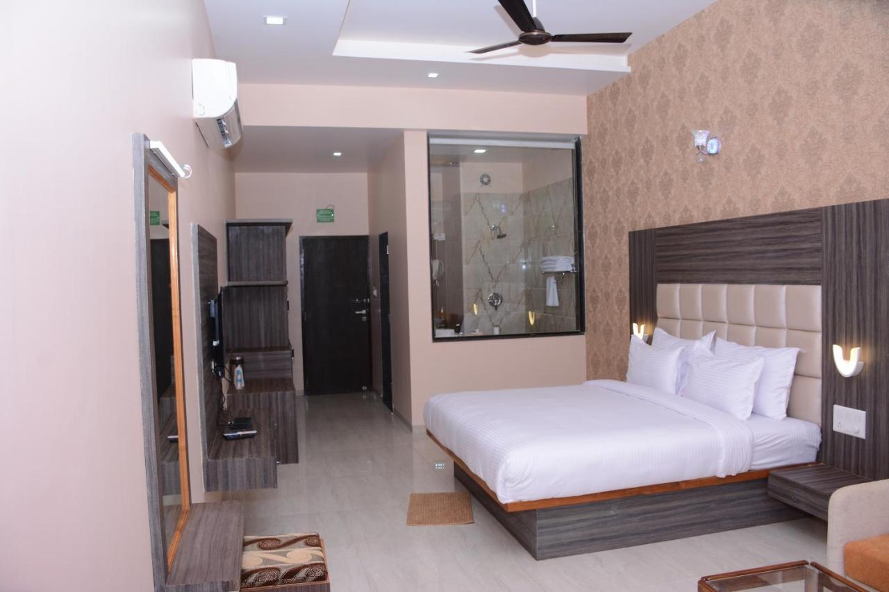 Ratnaa Resort Khamshet Buitenkant foto